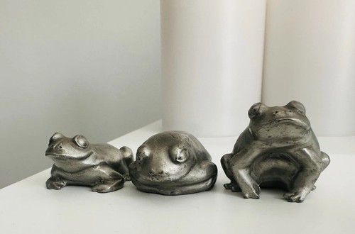 Selangor pewter frog set - pewter,